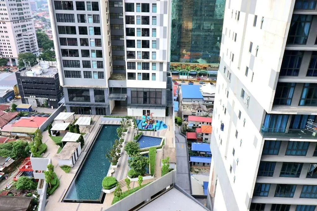 Setia Sky88 简约设计名宿双房 Johor Bahru Apartment
