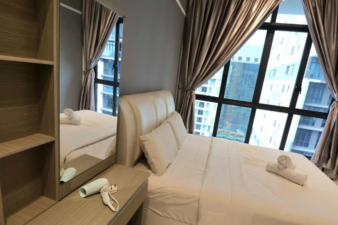 Setia Sky88 简约设计名宿双房 Johor Bahru Apartment